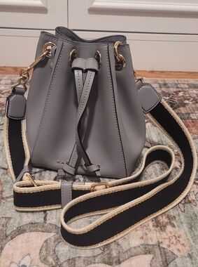 Marc Jacobs The Leather Bucket Bag In Slate Blue Crossbody
